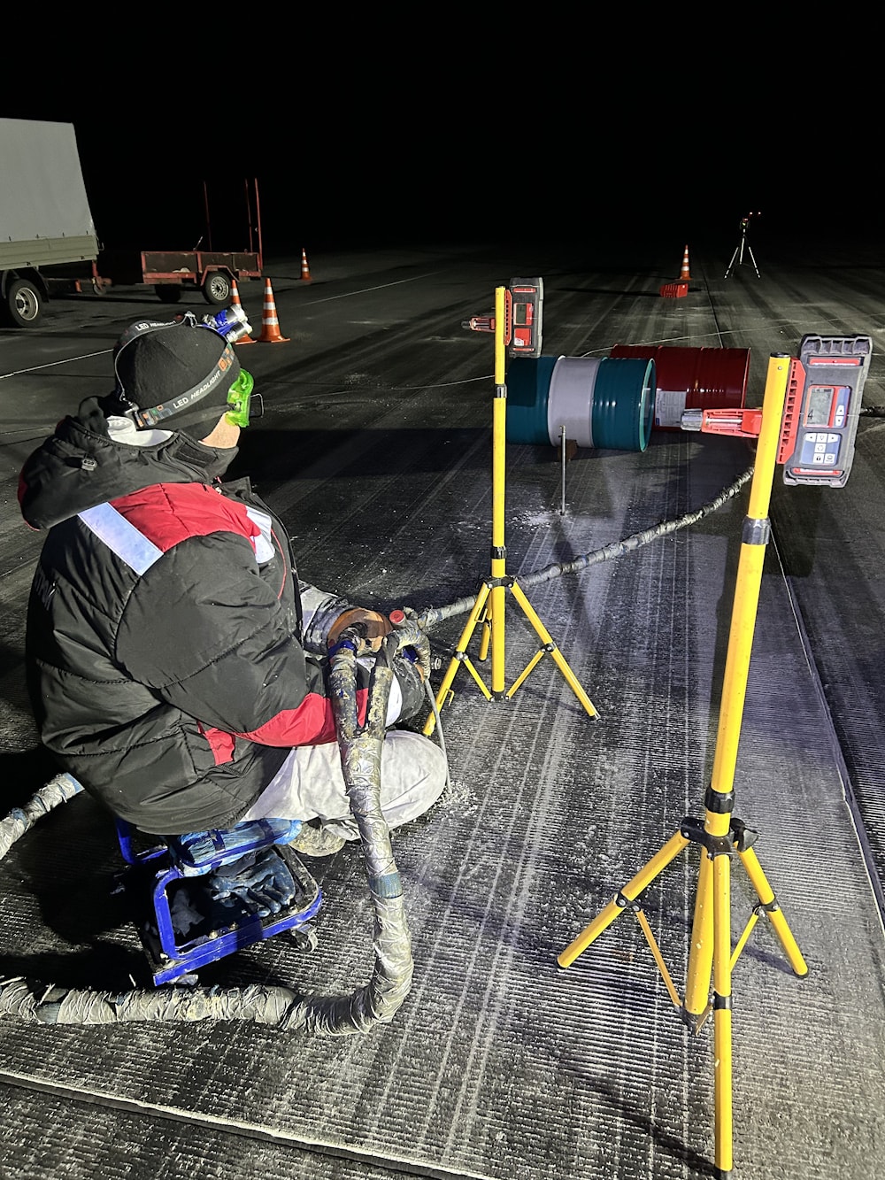 Подъём бетонных плит на аэродромах геополимерным инъектированием