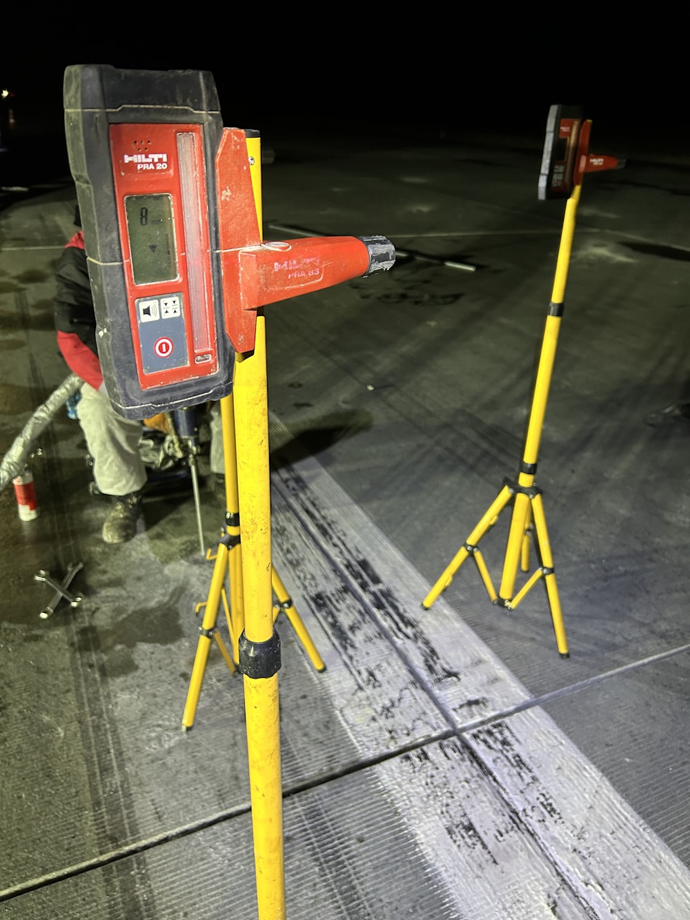 Контролируемый подъём дорожных бетонных плит