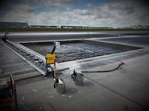 Замена ц/б плит на ИВПП-2 в международном Аэропорту " Пулково" г. Санкт-Петербург  